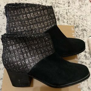 Tom’s Leila Booties size 9